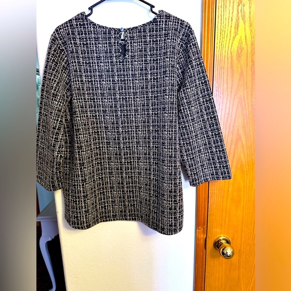 New blouse. - Picture 4 of 4